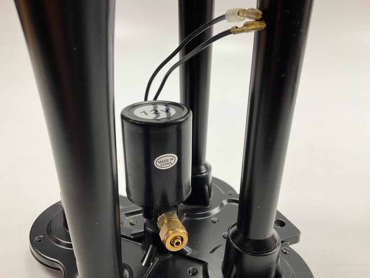 Vixen Horns VXH4114B Super Loud 4 Four Trumpet Train Air Horn Kit