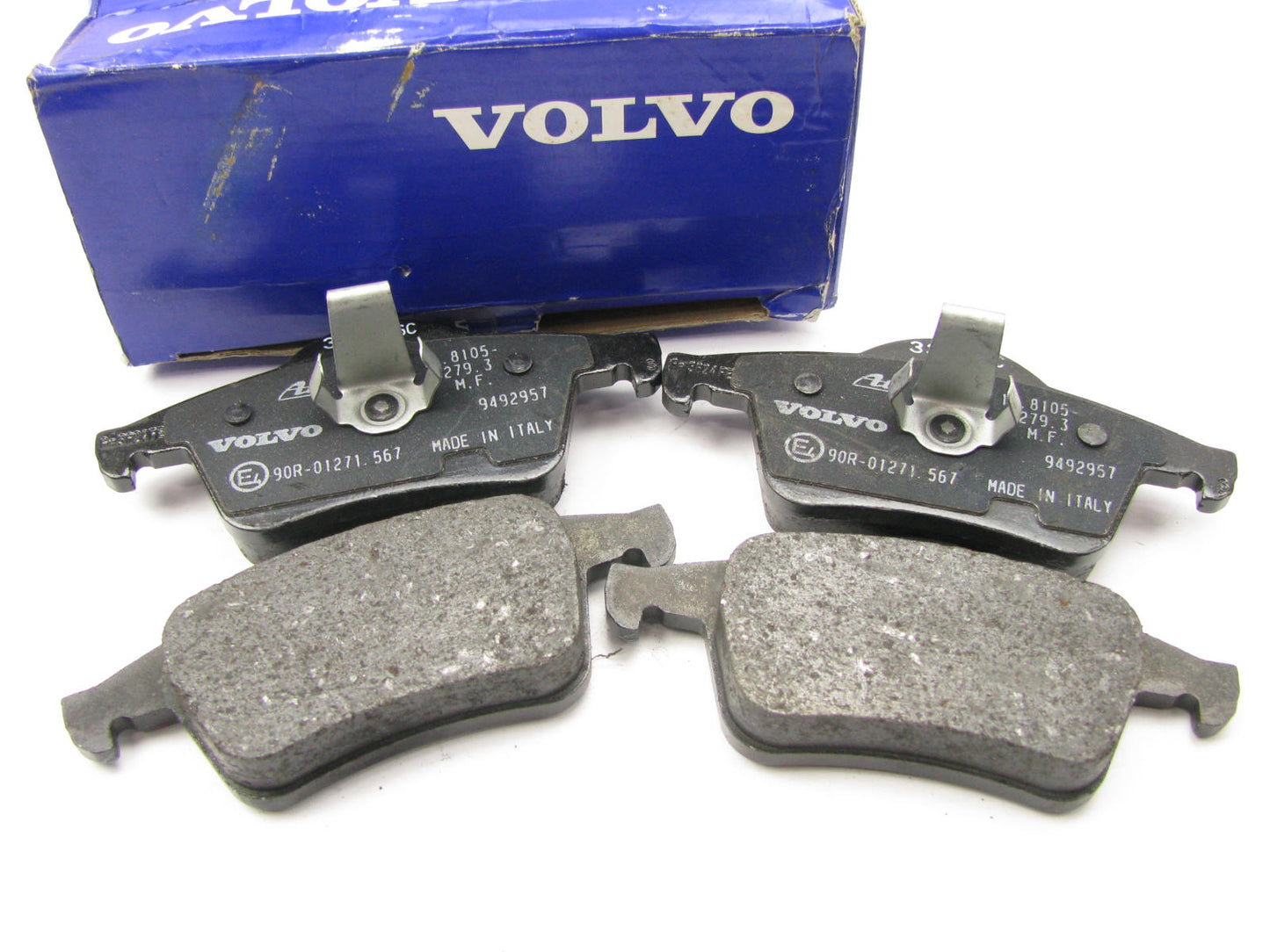NEW - OEM Volvo 30648382 REAR Brake Pads 03-07 XC70 01-07 V70 S60 99-06 S80 AWD