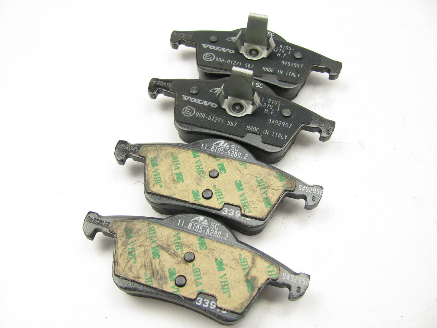 NEW - OEM Volvo 30648382 REAR Brake Pads 03-07 XC70 01-07 V70 S60 99-06 S80 AWD