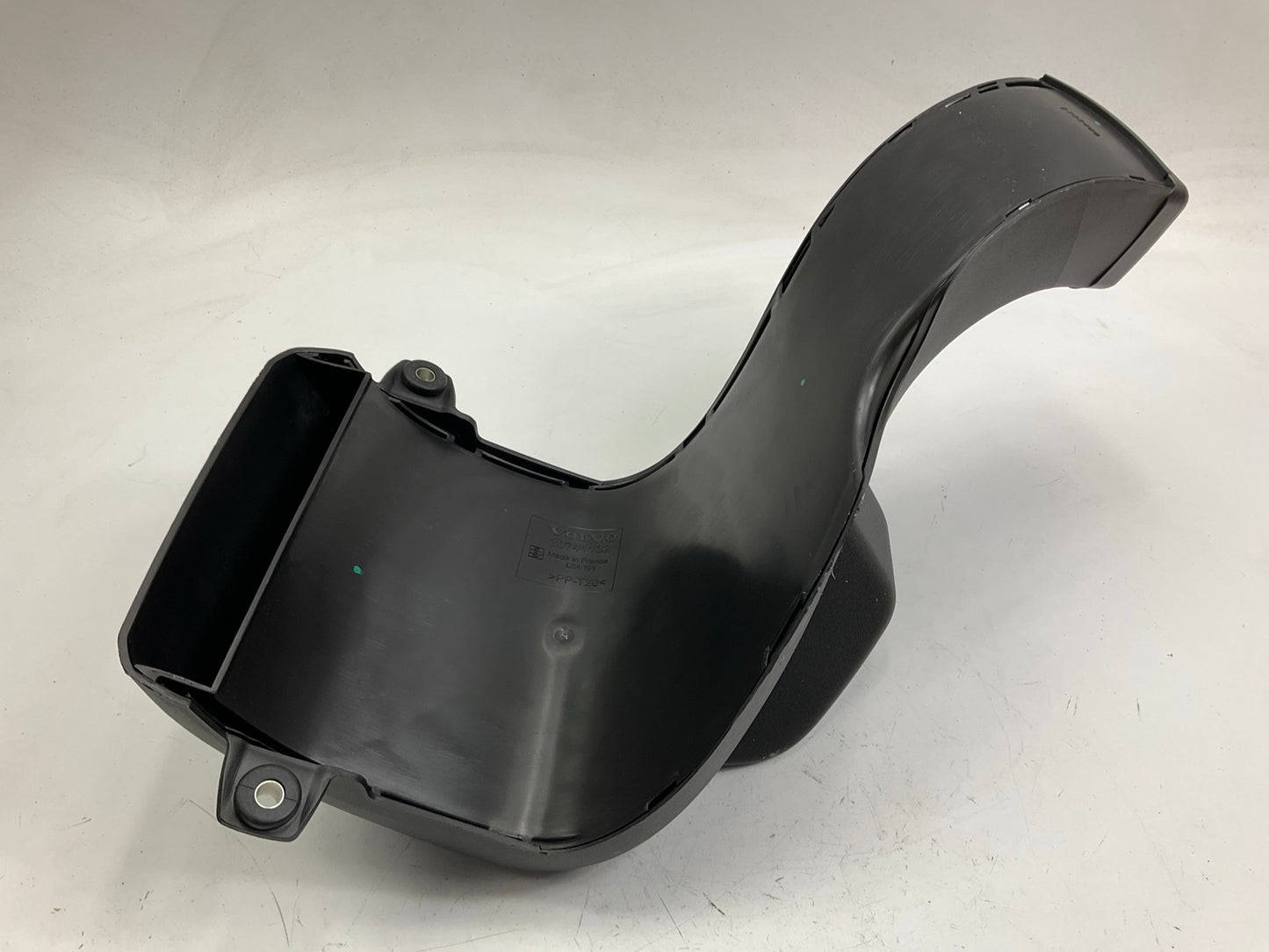 NEW OEM 2005-2011 Volvo XC90 4.4L V8 Engine Air Intake Hose Tube Duct 30741132