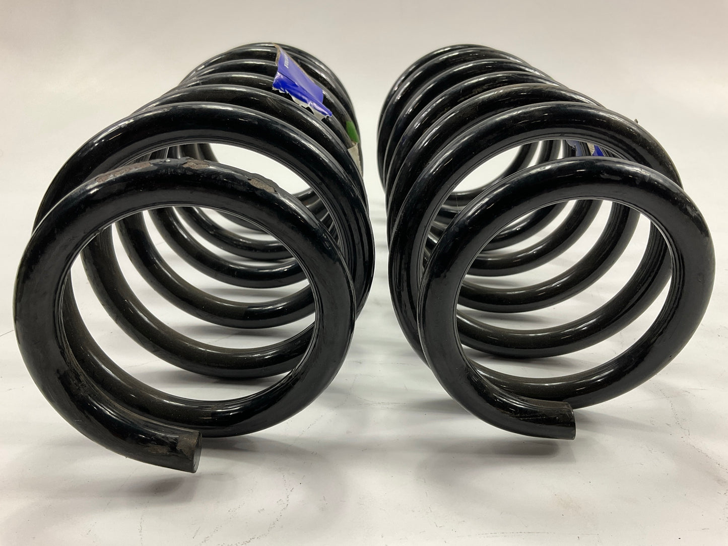(2) NEW OEM Volvo 8666289 Rear Coil Springs