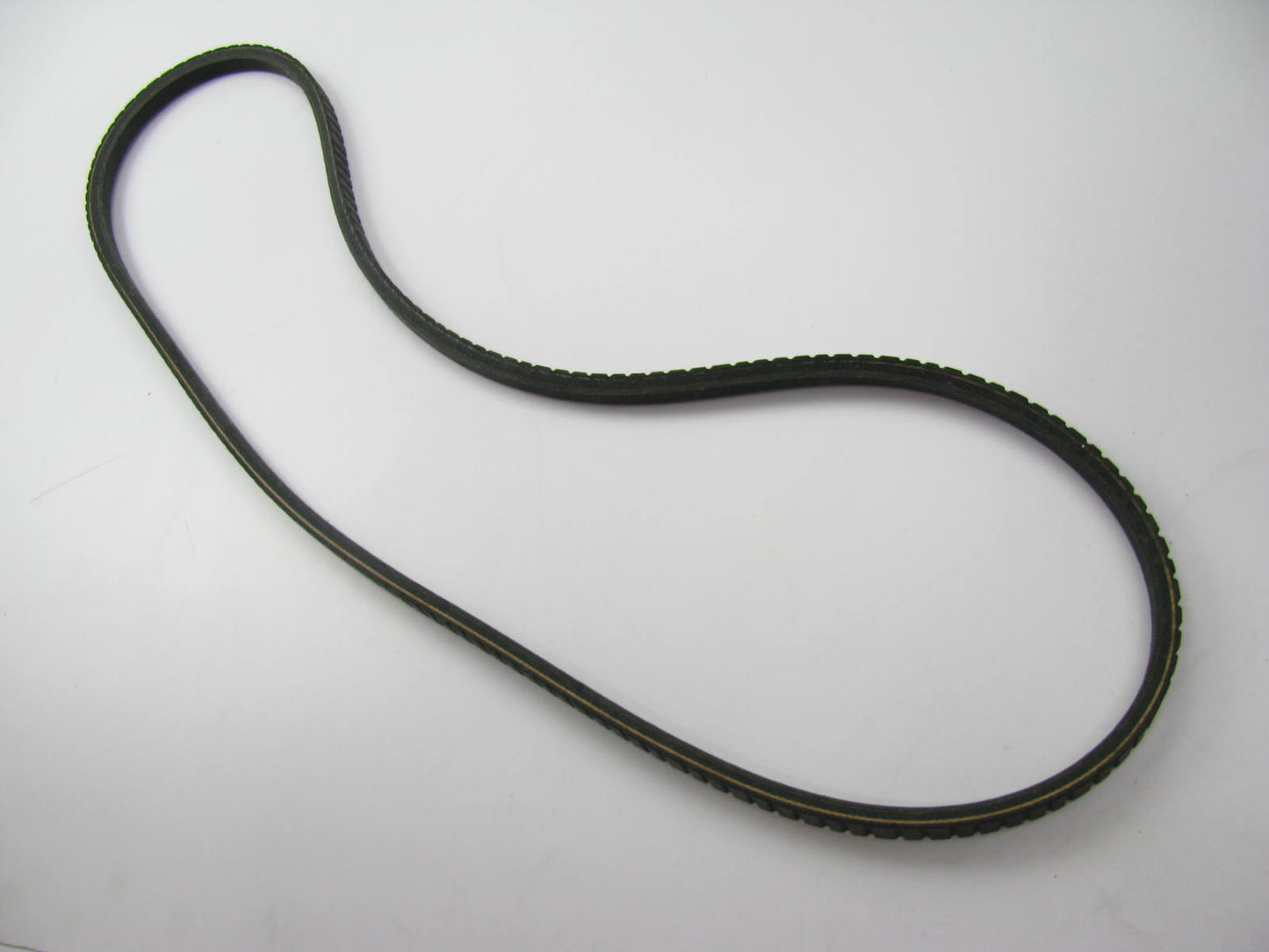 NEW GENUINE OEM Volvo V1090986 Accessory Drive Belt