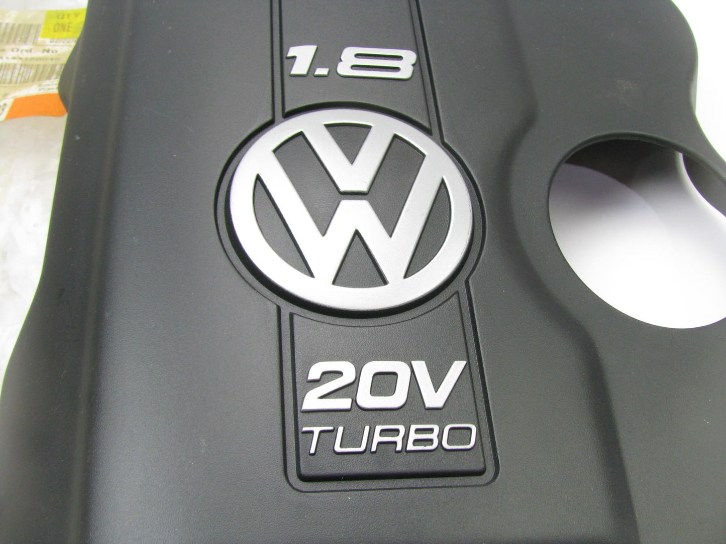 NEW GENUINE Vw Audi 058103724G Engine Cover OEM For 1998 Passat 1.8L 20V Turbo