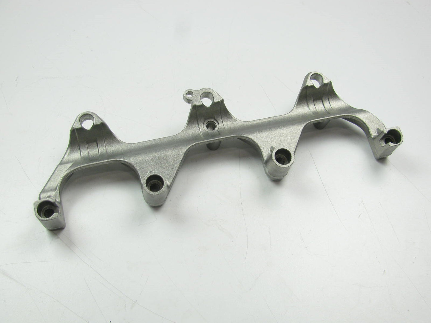 NEW GENUINE Fuel Rail Bracket OEM Audi 06E133340A