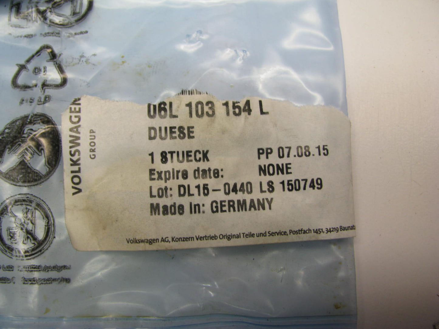 NEW OIL SPRAY JET 06L103154L Genuine OEM For Volkswagen
