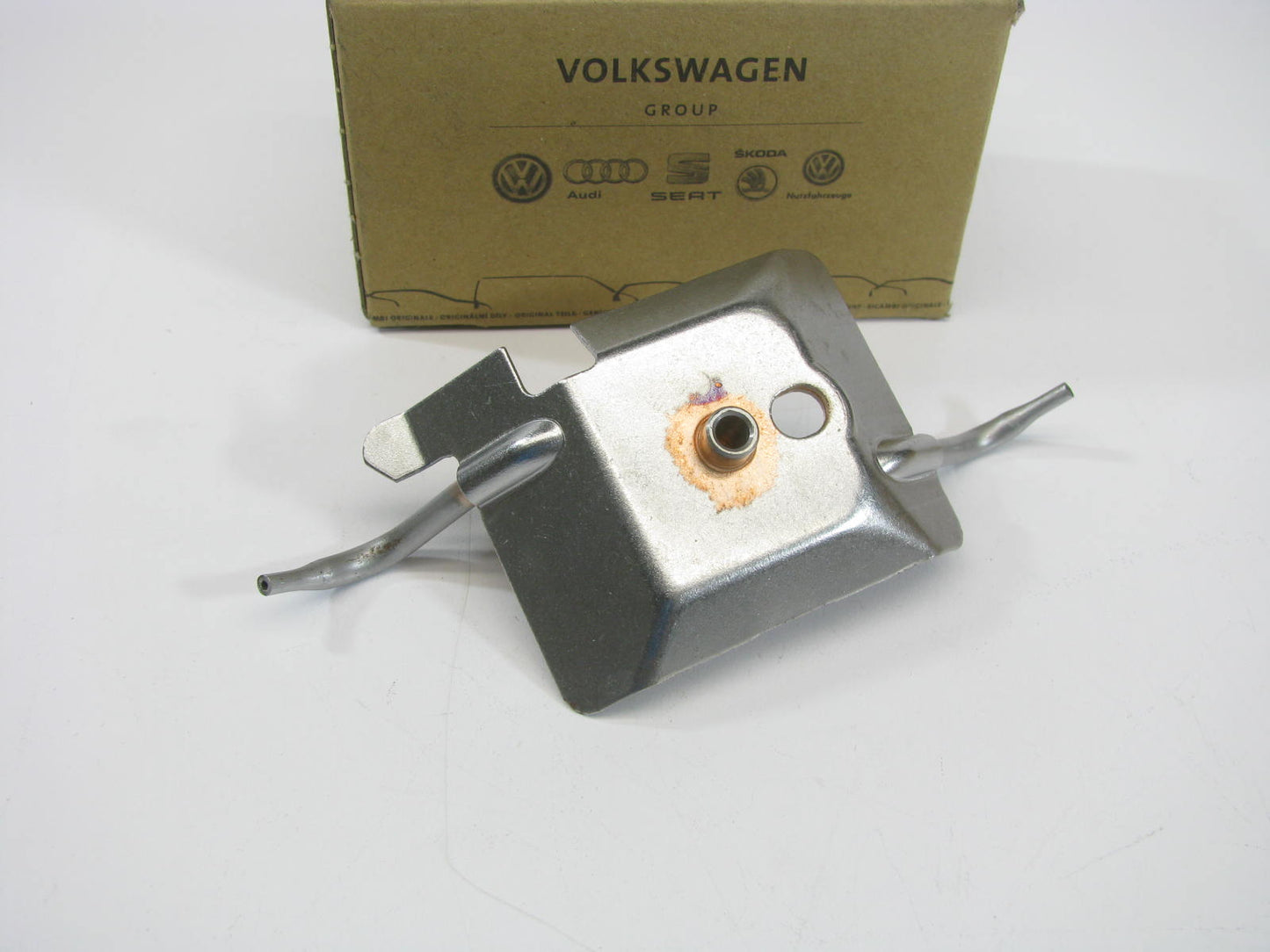 New Genuine OEM Engine Oil Squiter For Volkswagen 4.2L 077103158K