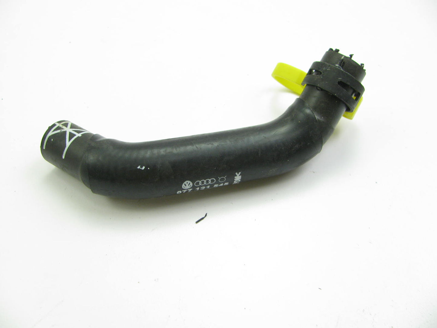 New OEM Auxiliary Radiator Right Coolant Hose For Audi 2003-2004 RS6 077121545