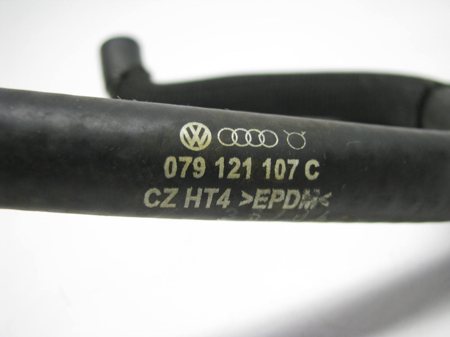 Geniune NOS OEM Audi 4.2 LITER, Coolant Supply Hose  079121107C