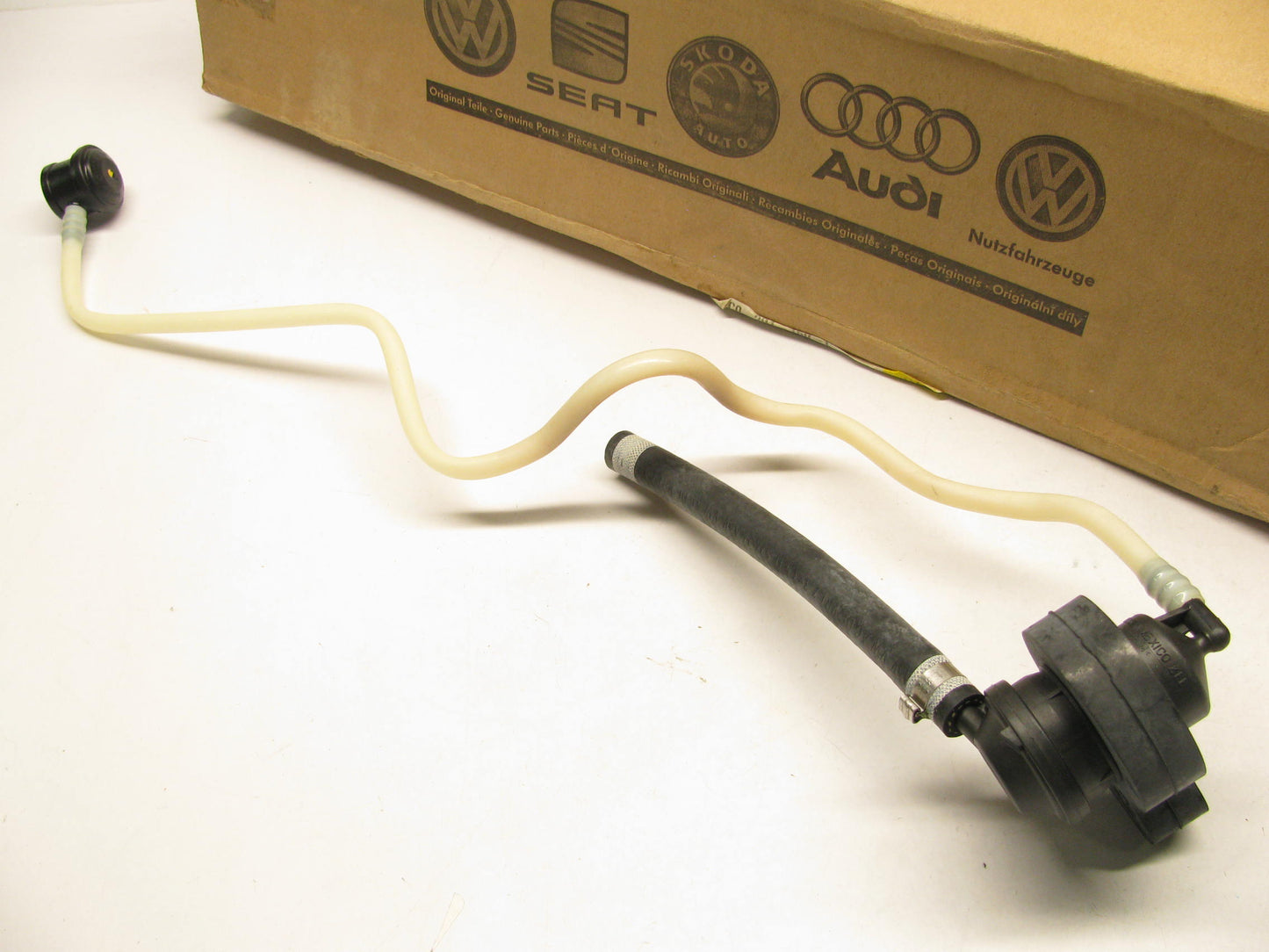 New Genuine OE 1C0-201-160-L Fuel Tank Breather Hose For 98-05 Volkswagen Beetle