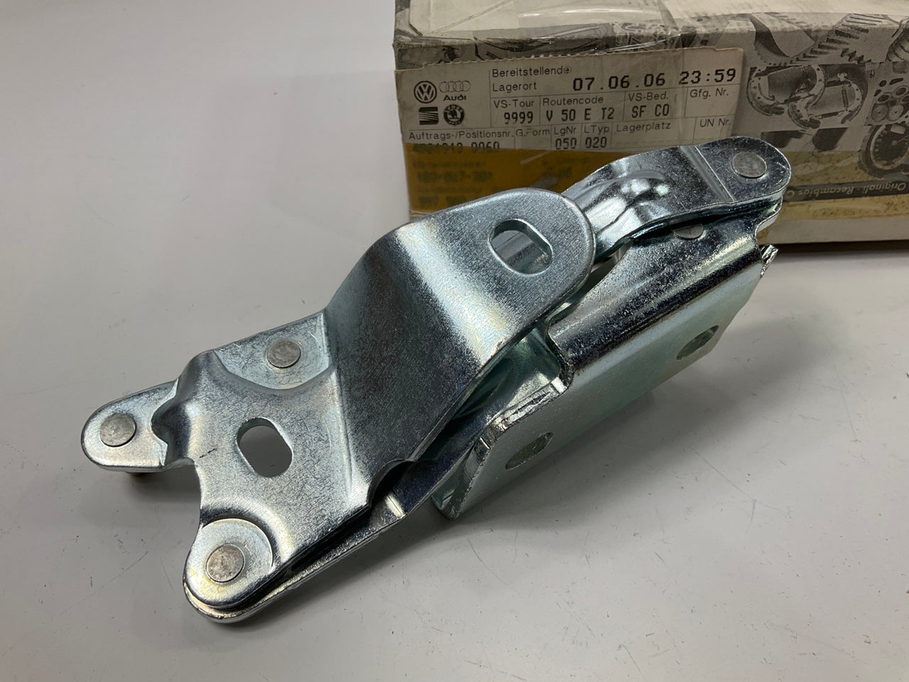 NEW OEM Vw 1E0827301 Left Trunk Deck Lid Hinge - 1995-2002 VW Cabrio