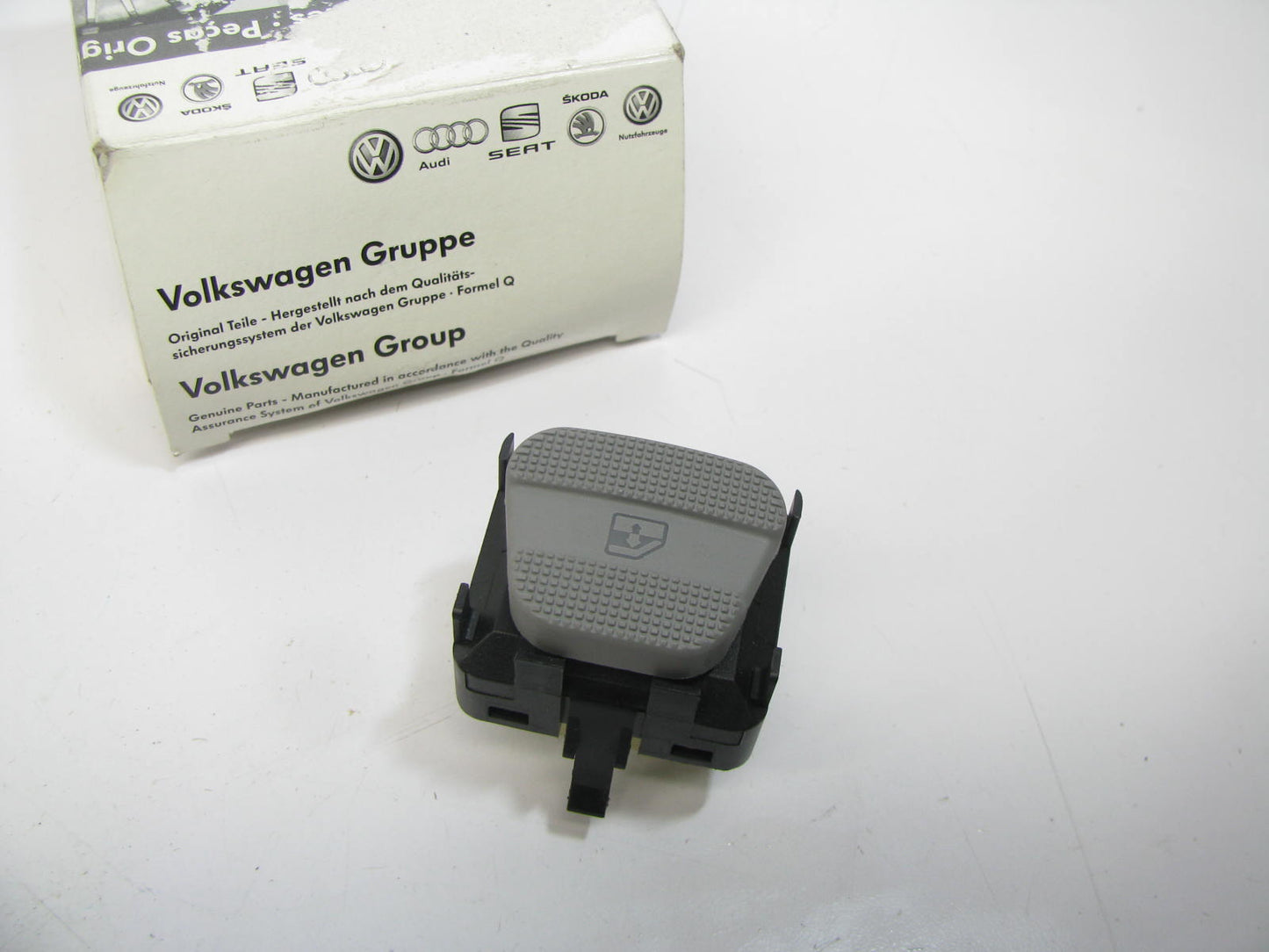 NEW - OEM Gray Front Right Window Regulator Switch 1998-02 VW Golf Cabriolet
