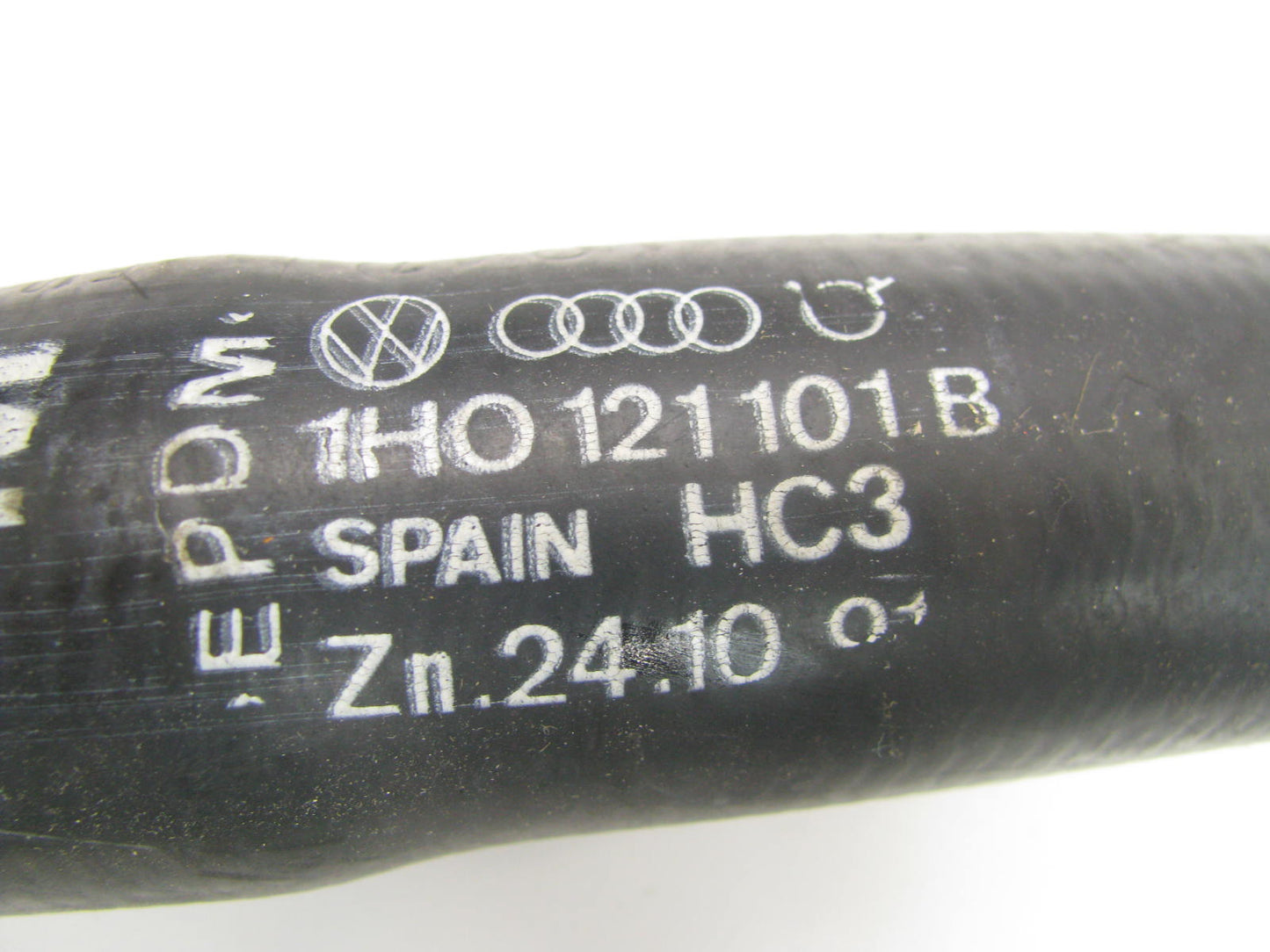 NEW OEM Vw Audi Upper Radiator Coolant Hose 98-99 Jetta 99 Golf 1.9L TDI DIESEL