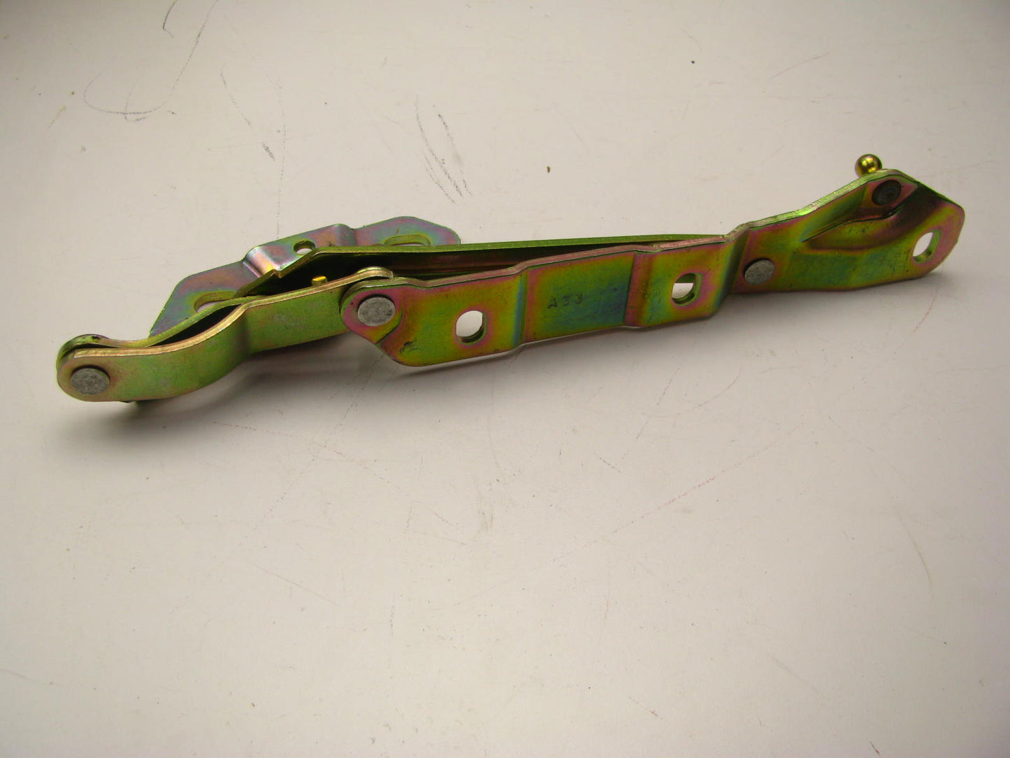 NEW GENUINE Right Passengers Side Trunk Hinge OEM 1993-99 VW Jetta 1H5827302A