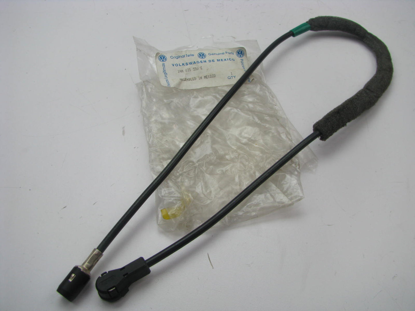 NEW GENUINE VW Audi 1HM035550E Radio Antenna OEM For 1998-1999 VW Golf