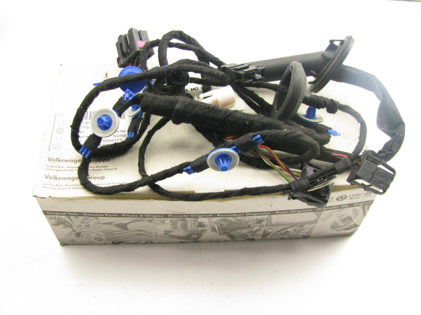 NEW - OEM J0971120HK Front Left Side Door Wire Harness - 2003-2007 VW Golf