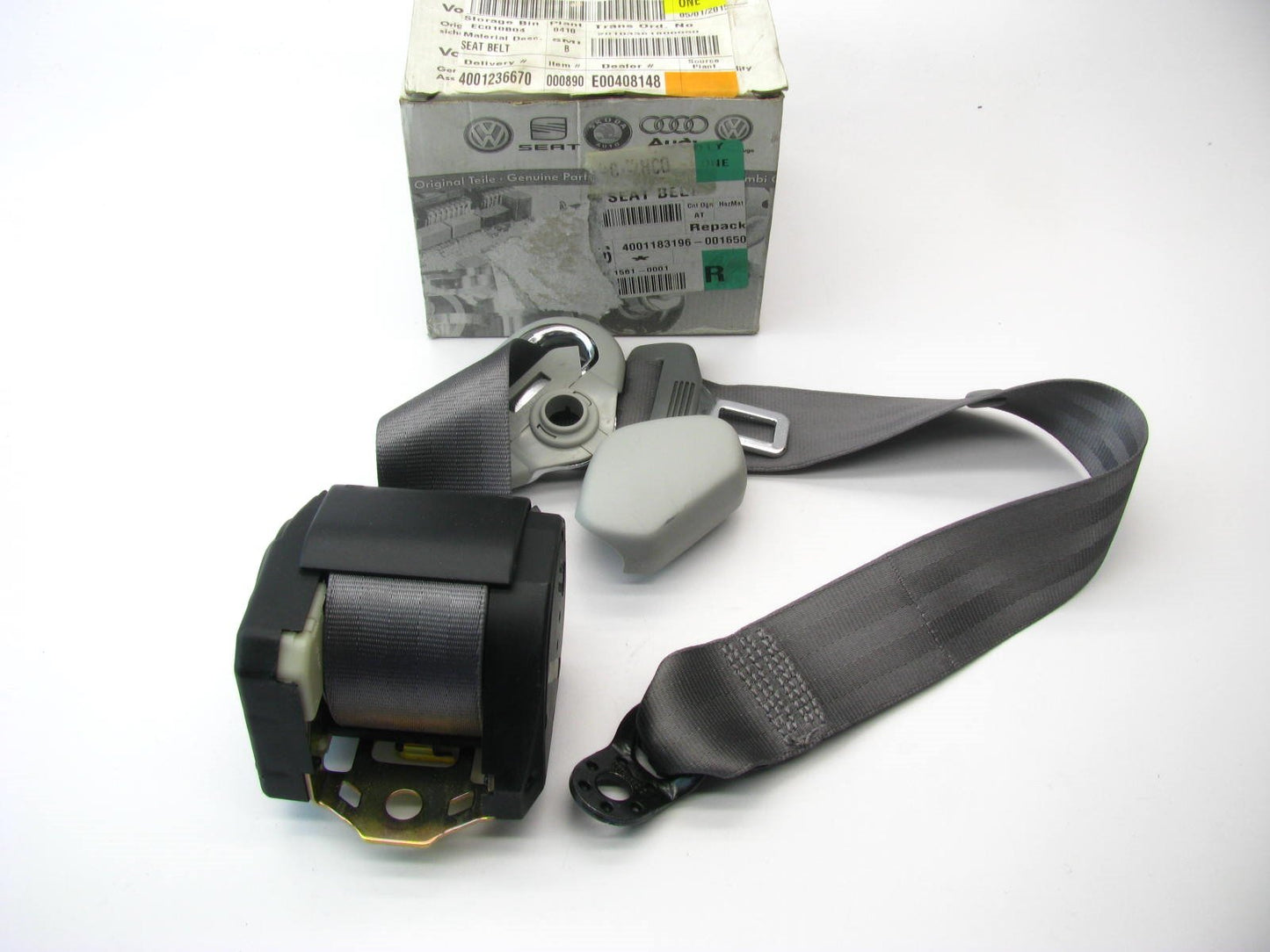 NEW GENUINE Rear Right Seat Belt Gray OEM For 2003-2005 Jetta 1J5857806CHCQ