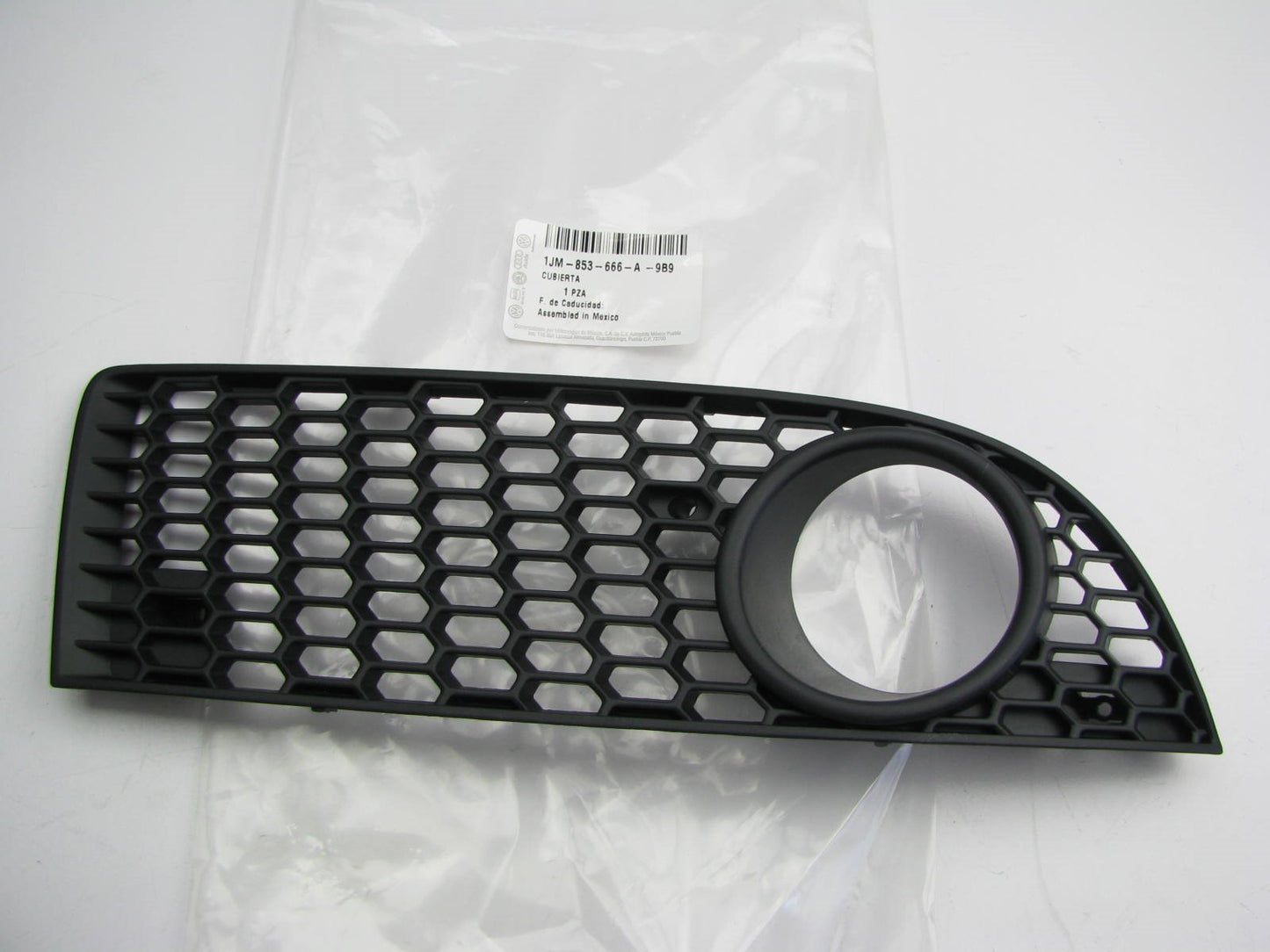 New OEM Front Bumper Right Side Fog Lamp Light Bezel Cover BLACK 2009-2012 Jetta
