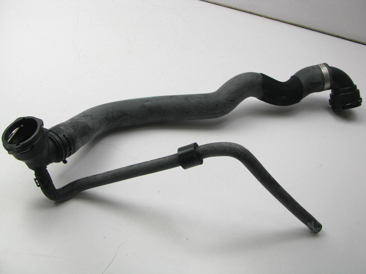 2008-2013 VW Jetta, 08-14 GTI, 12-13 Beetle 2.0L UPPER Radiator Coolant Hose OEM