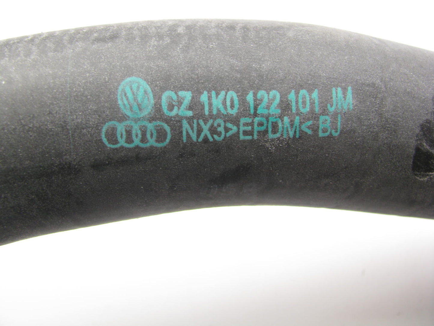 2008-2013 VW Jetta, 08-14 GTI, 12-13 Beetle 2.0L UPPER Radiator Coolant Hose OEM