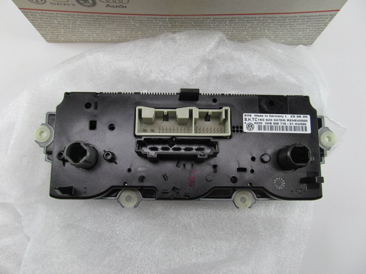 NEW - OEM VW Audi 1K0820047DG HVAC Climate Control Module - CELSIUS