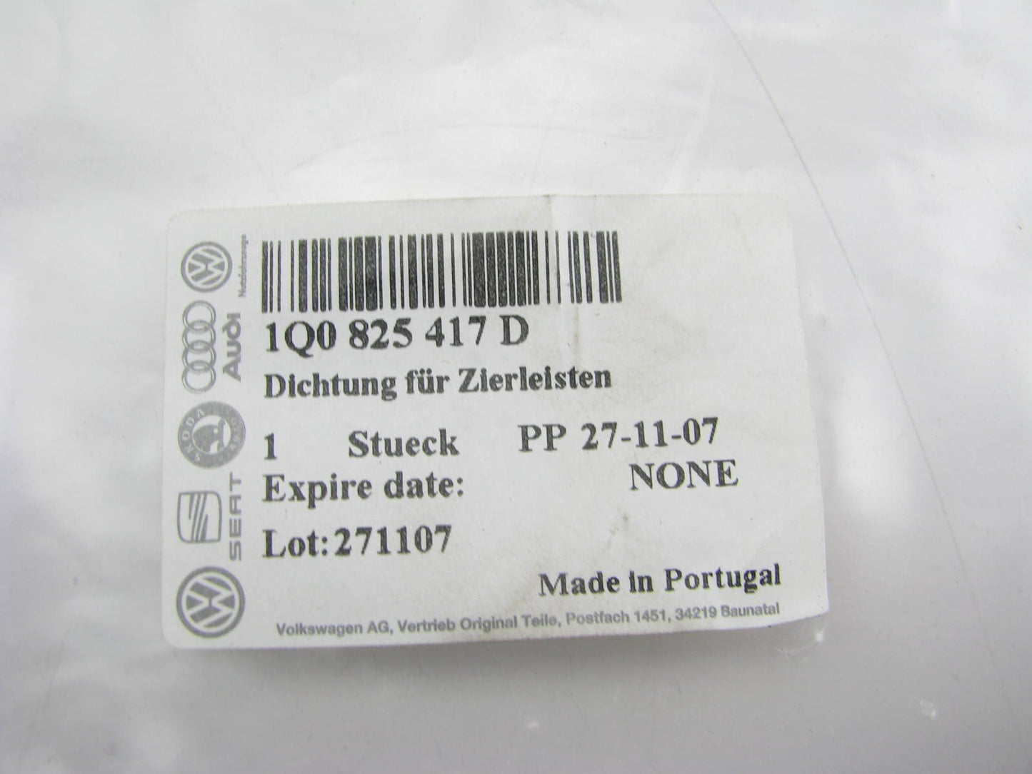 New Genuine Trunk Weatherstrip Seal Moulding OEM For 08-14 VW Eos 1Q0825417D