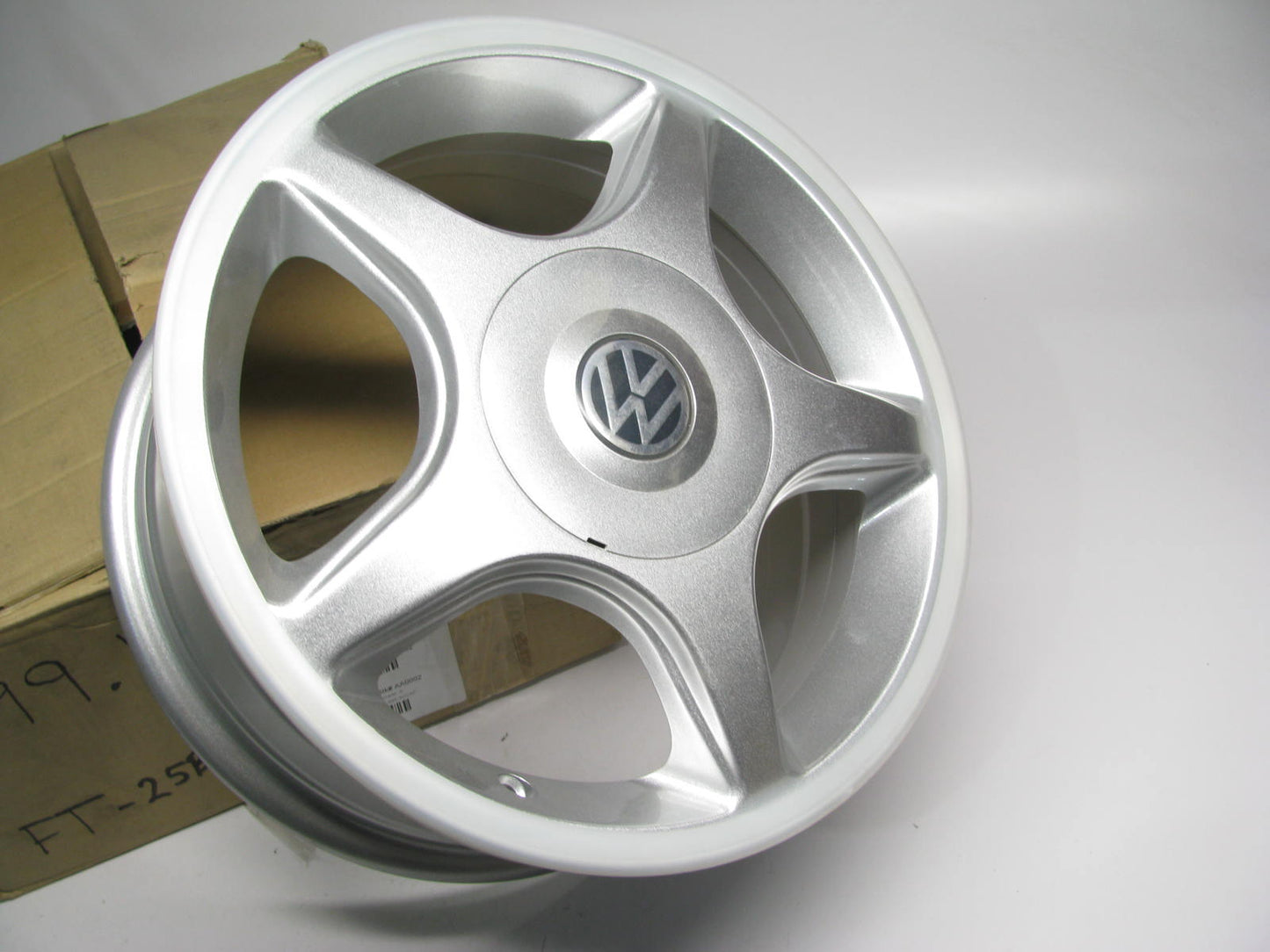 NEW - OEM VW Audi 1T4071495A-666 Aluminum Wheel - 6.5'' X 15'' 2006-2007 Golf