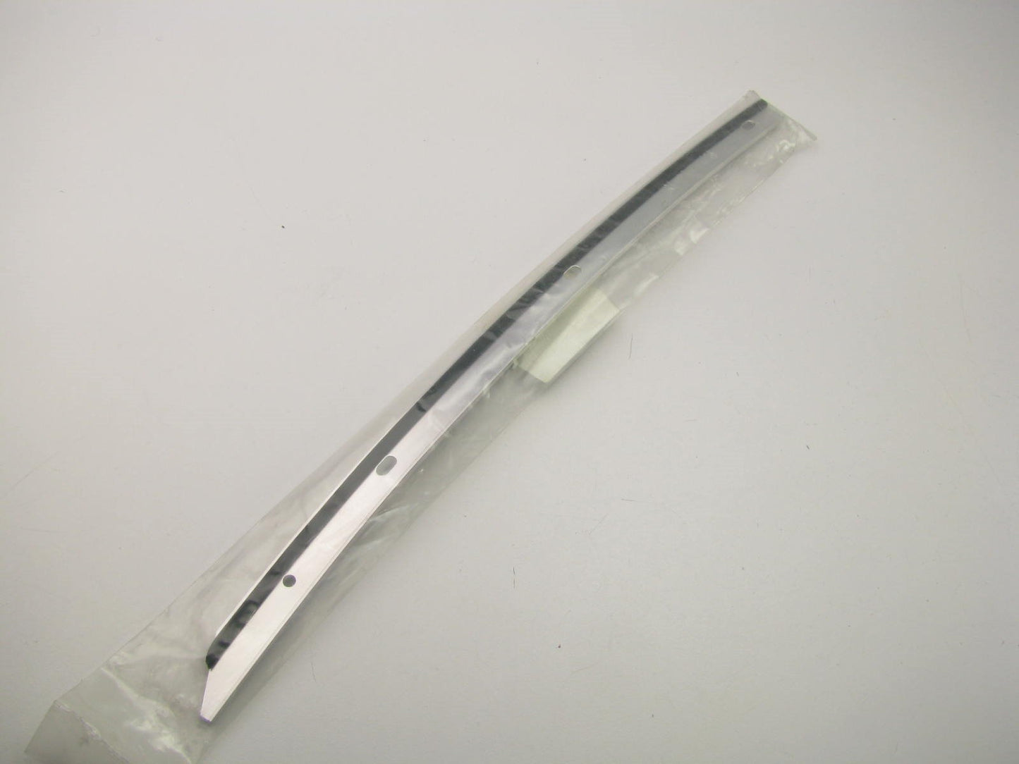 NEW OEM Vw 1Y0845391A  LEFT Windshield Molding Trim Retainer Panel 03-10 Beetle