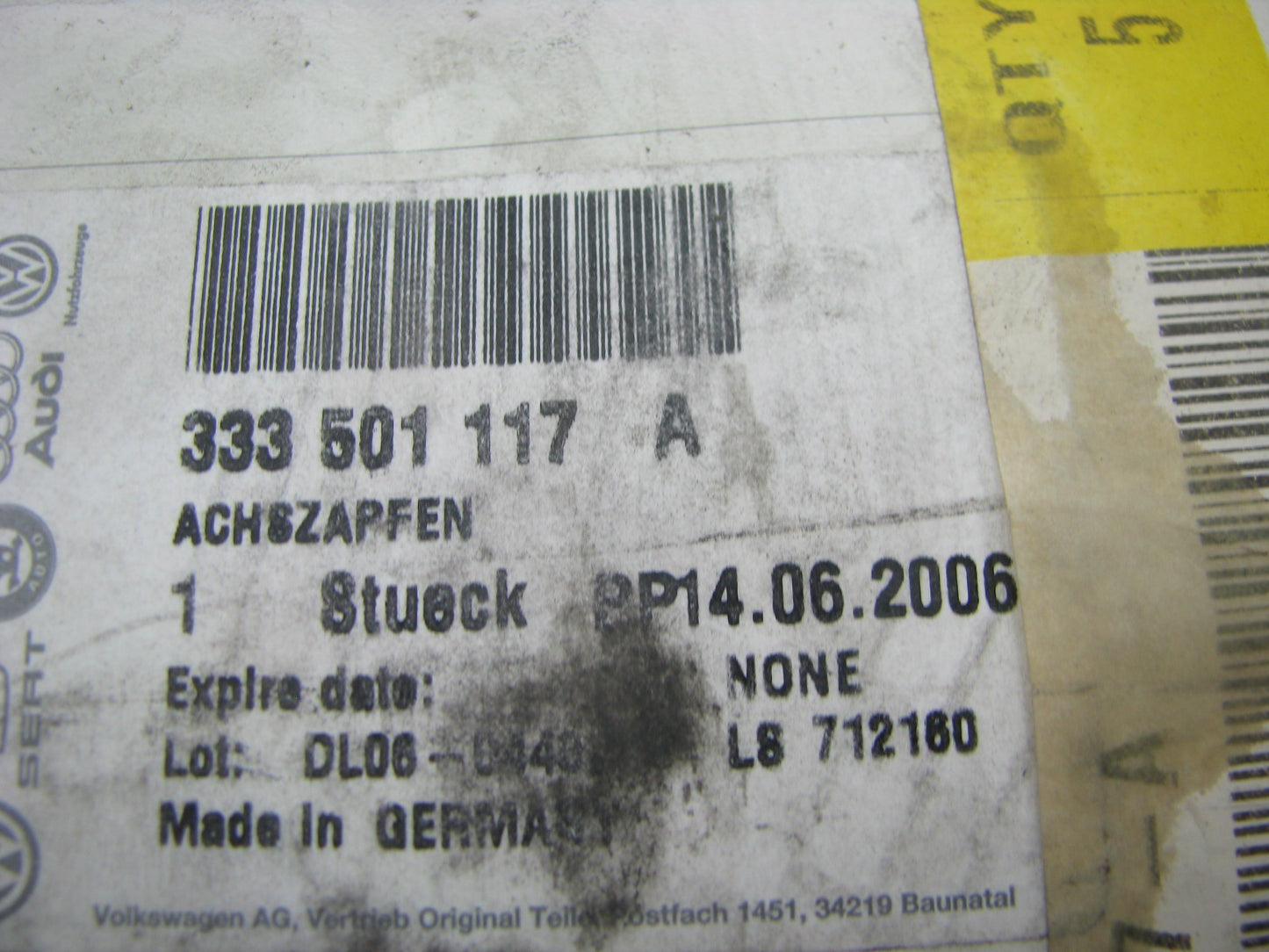 NEW - OEM VW Audi 333501117A Suspension Hub Stub Axle - Rear Left