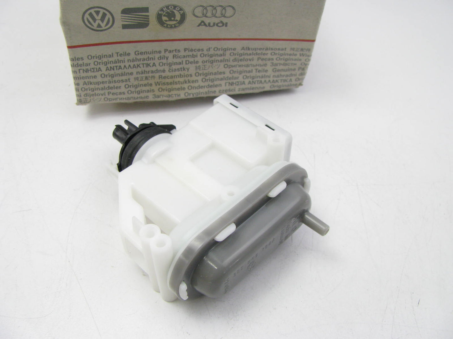 NEW - OEM VW Audi 357862154A Door Lock Actuator Motor 1992-94 Volkswagen Passat