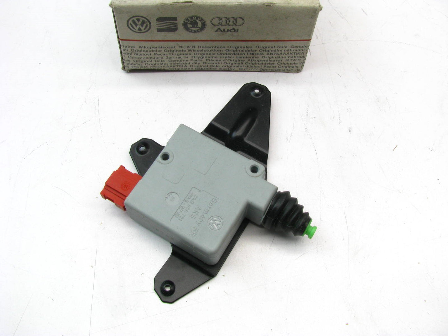 NEW GENUINE OEM Trunk Lid Lock Actuator For 1995-1997 VW Passat 3A5827061