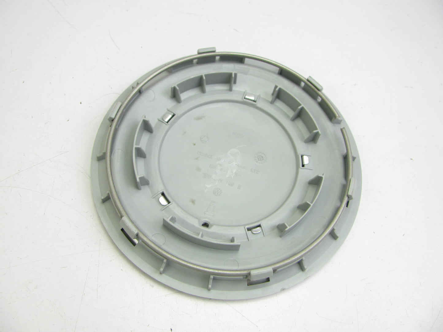 NEW GENUINE OEM Vw Audi 3B0601149EKTB Wheel Center Cap - CHROME 98-01 Passat