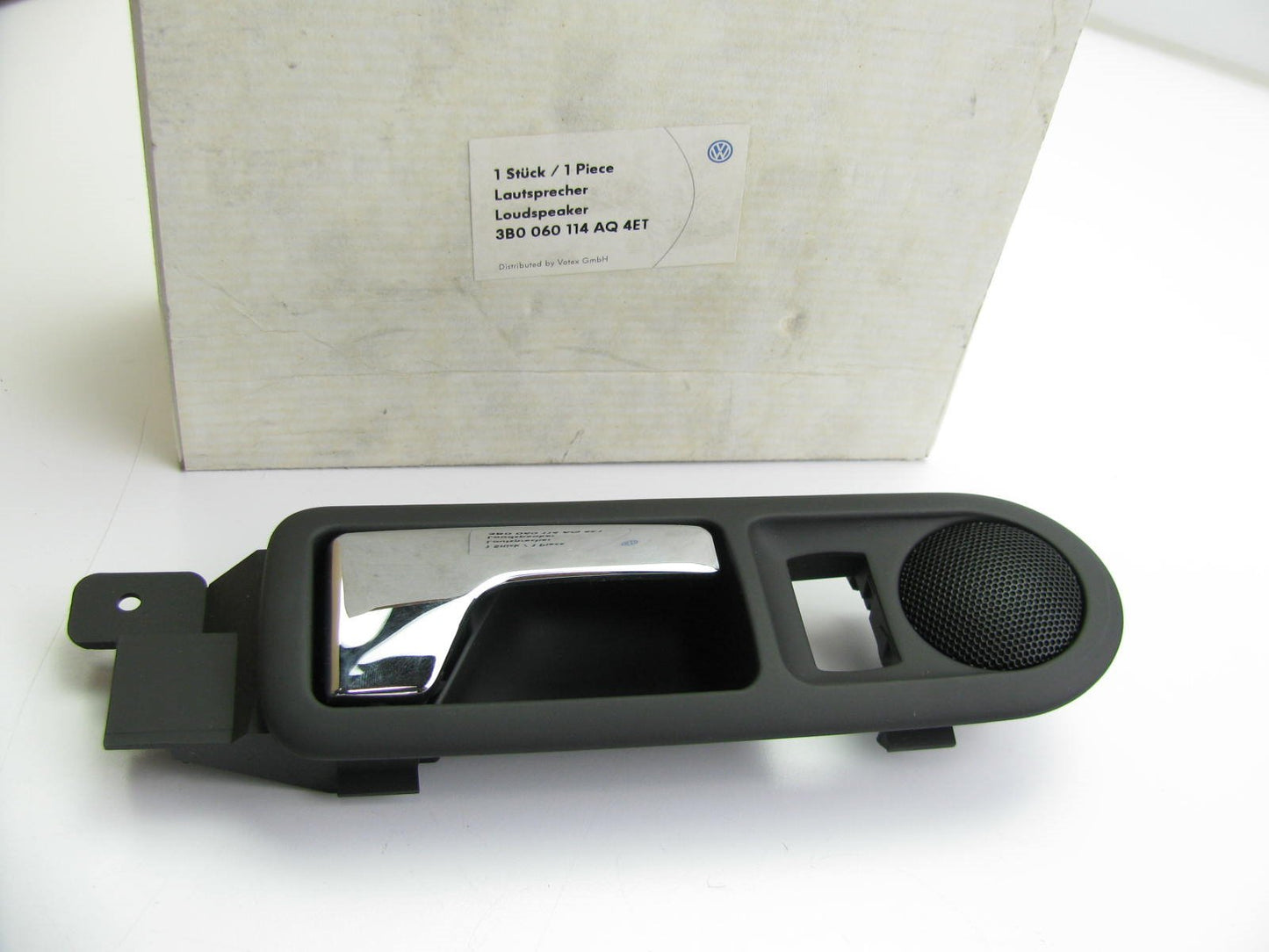 REAR Right (Passengers Rear) Door Speaker / Door Handle OEM For 01-05 VW Passat