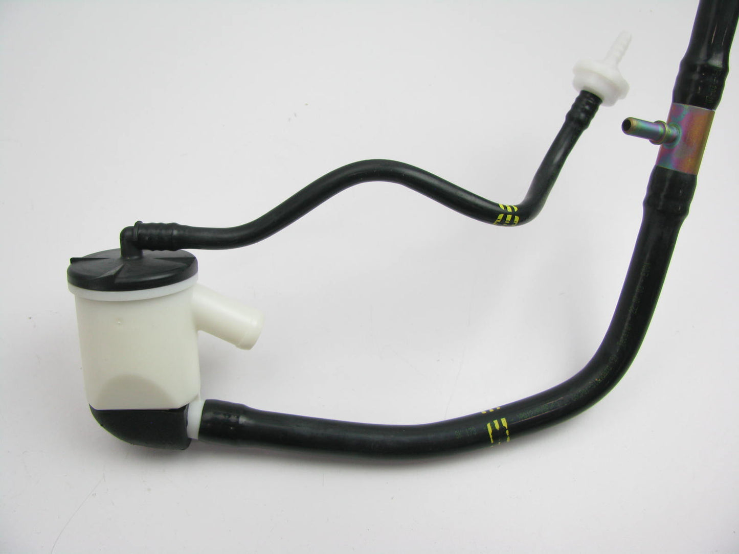 NEW - OEM VW Audi 3B0201183E Breather Line & Float Valve 2003-2005 Passat