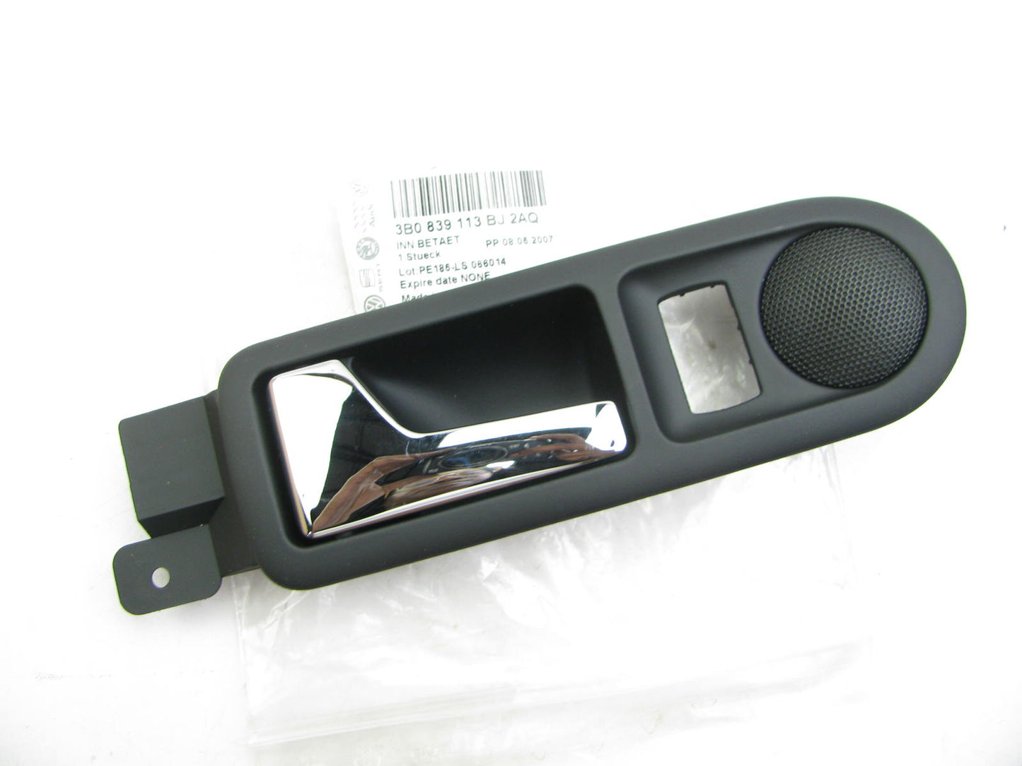 NEW GENUINE Vw Audi 3B0839113BJ2AQ REAR LEFT Interior Door Handle