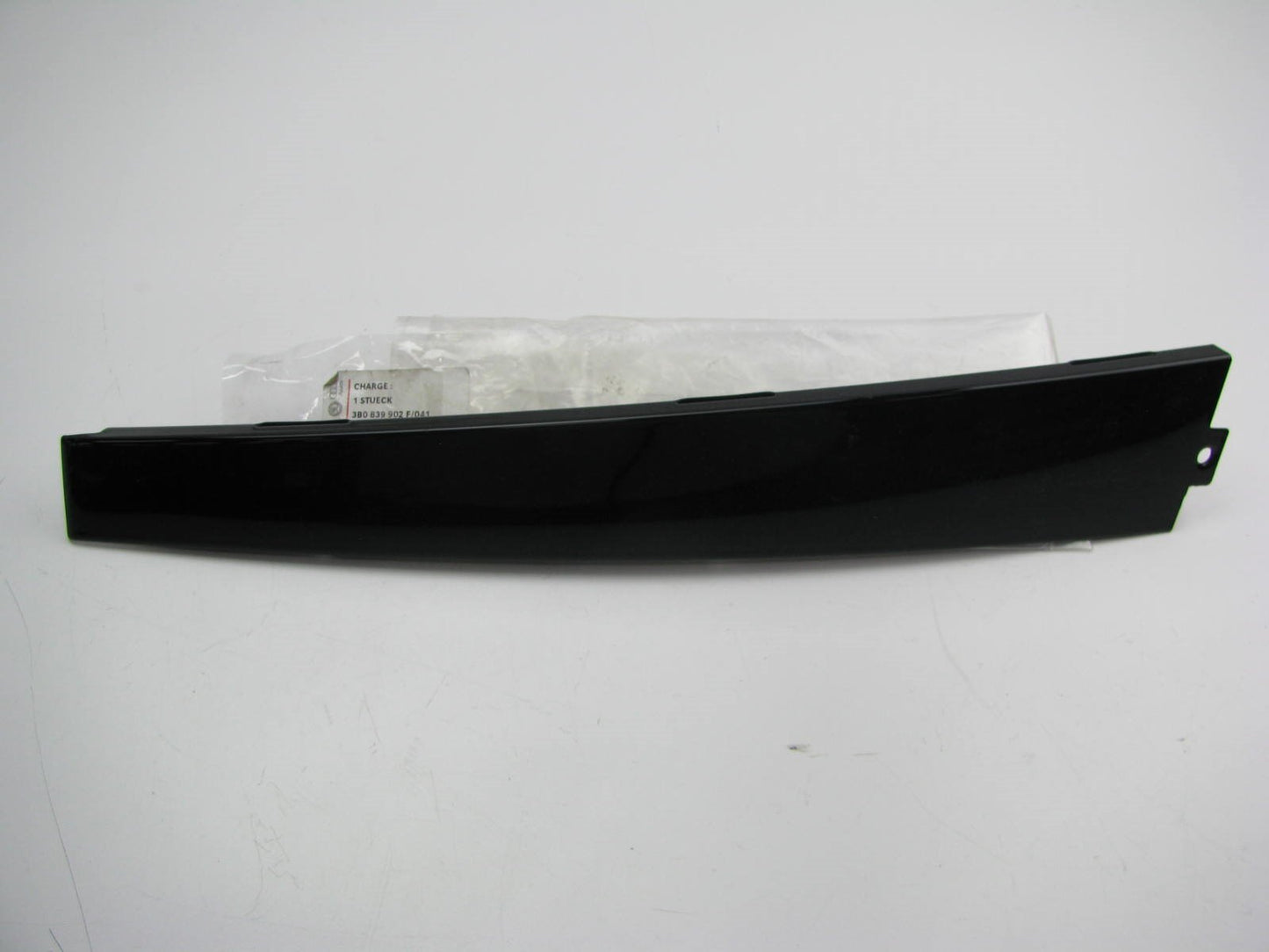 Rear Right Forward Position Black Door Frame Reveal Moulding Strip 98-01 Passat