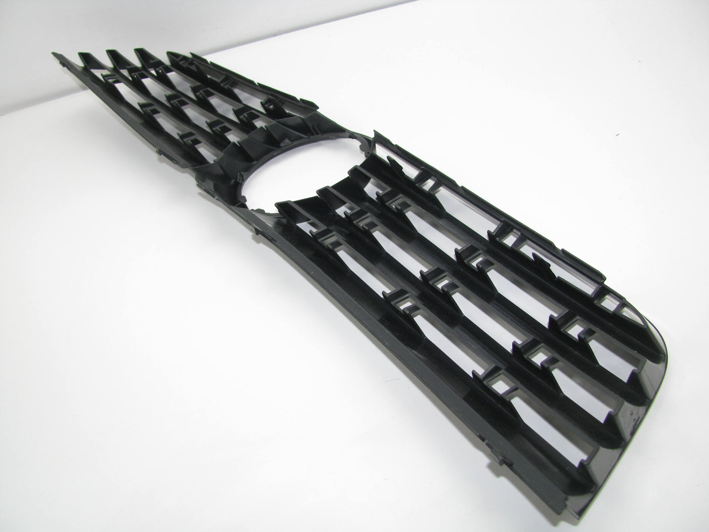 New Genuine OEM Front Grille For 1998-2001 Volkswagen Passat 3B0853653FB41