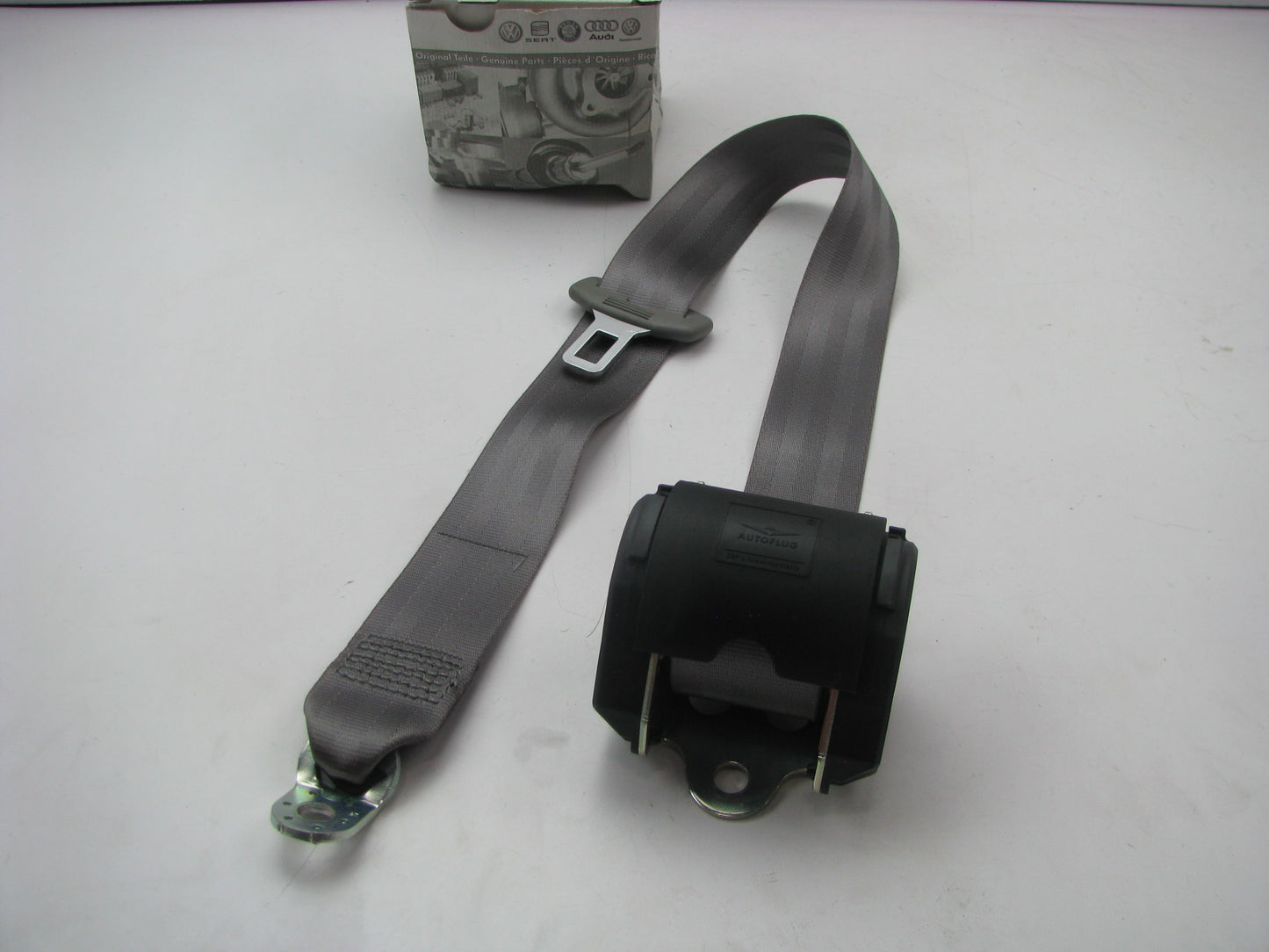 NEW - OEM VW Audi 3B0857807CHCQ Rear Center Seat Belt Assembly For 01-03 Passat