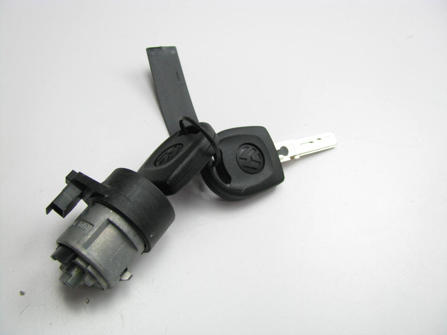 New OEM Ignition Lock Cylinder Switch W/ 2 Keys 98-01 Passat 3B0905855D