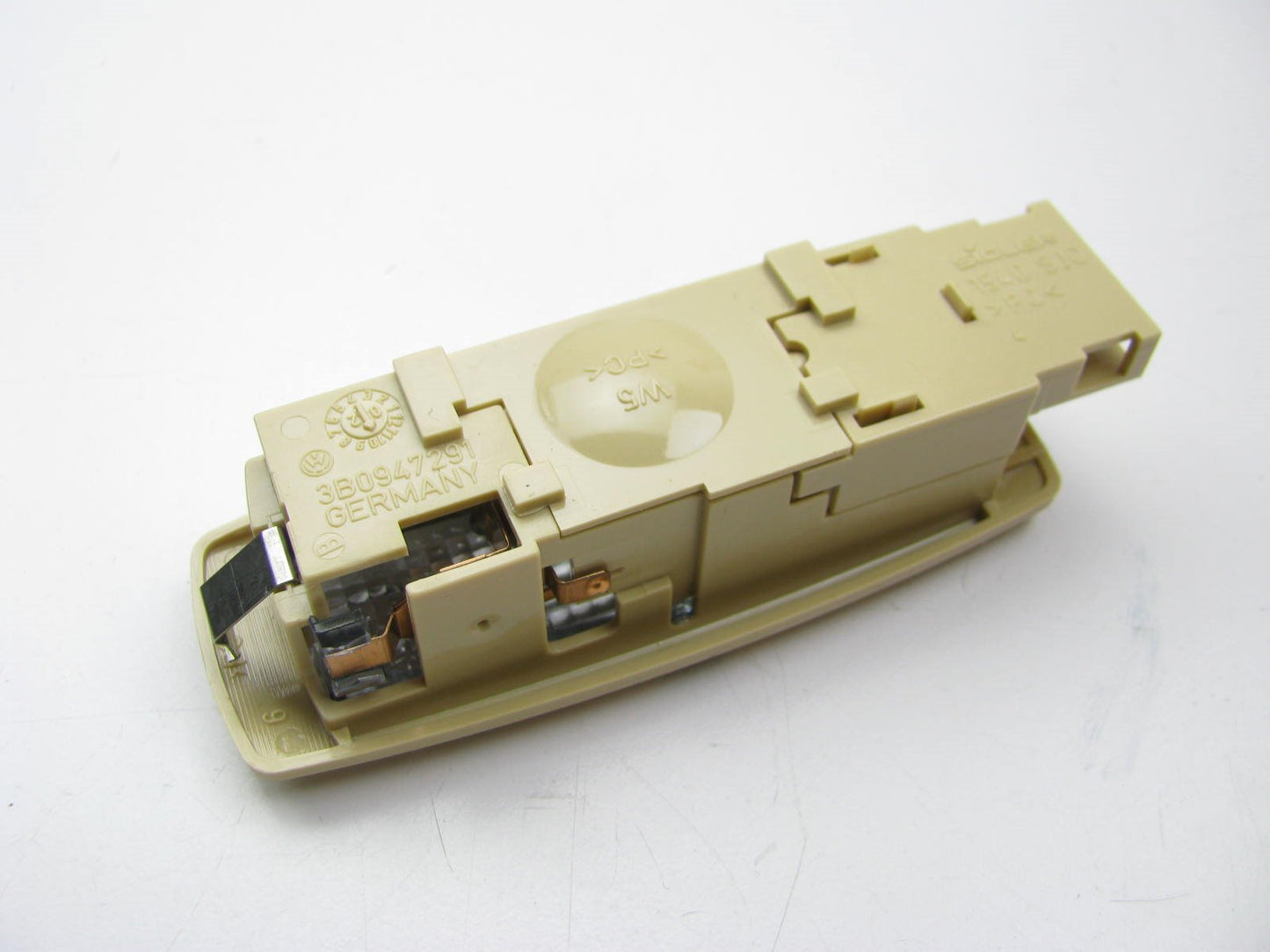 New Genuine Rear Dome Light Lamp Beige OEM For 01-03 Passat 3B0947291B7H