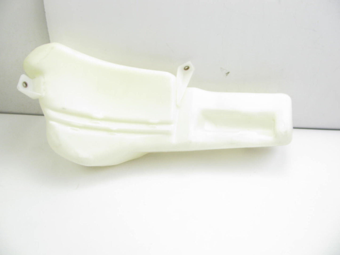 NEW OEM VW 3B0955453J Windshield Washer Reservoir Tank 1997-2000 VW Passat B5
