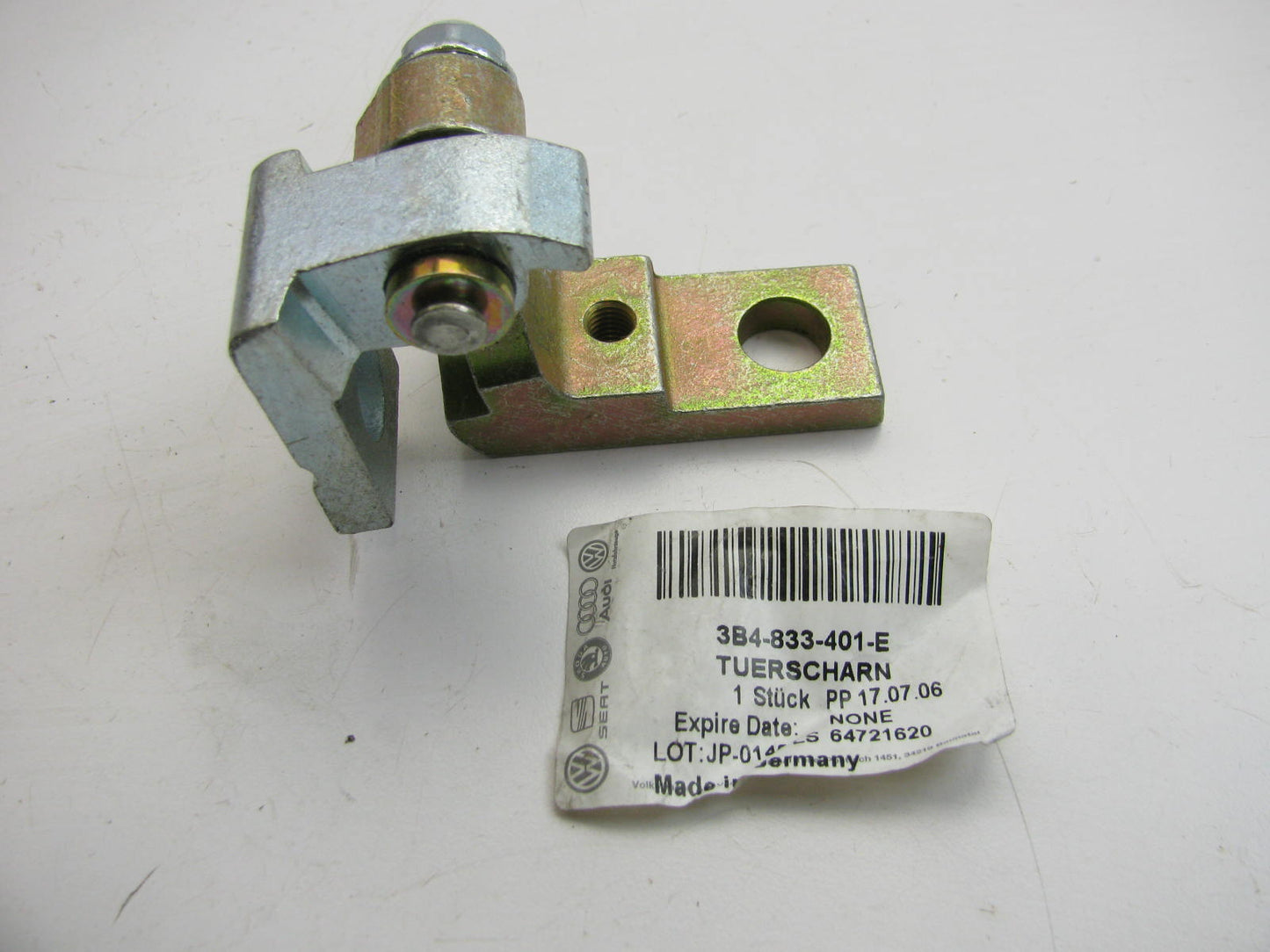 NEW GENUINE Rear Left Door Hinge OEM 1998-2005 VW Passat 3B4833401E