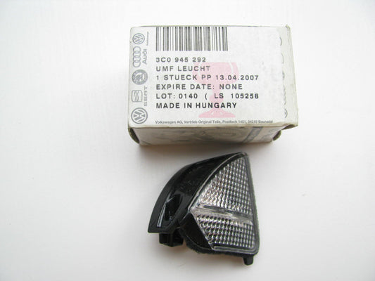NEW - OEM 3C0945292 Right Mirror Puddle Lamp 2005-09 VW Jetta Rabbit Passat GTI
