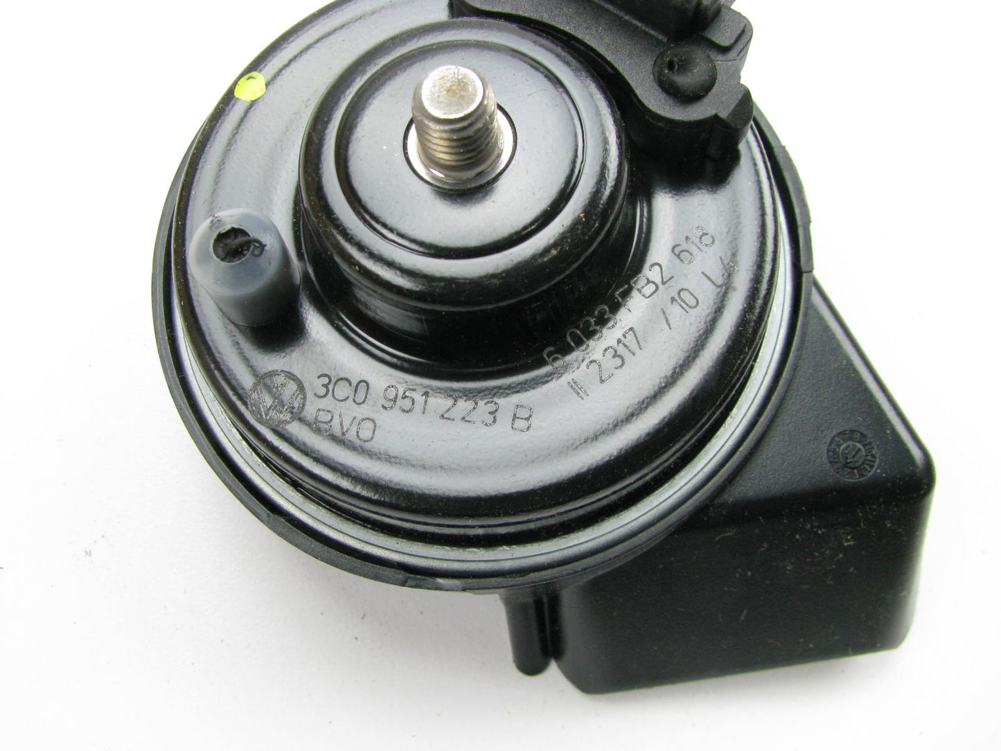 NEW GENUINE High Pitch Horn OEM For 2009-2010 Volkswagen Passat 3C0951223B
