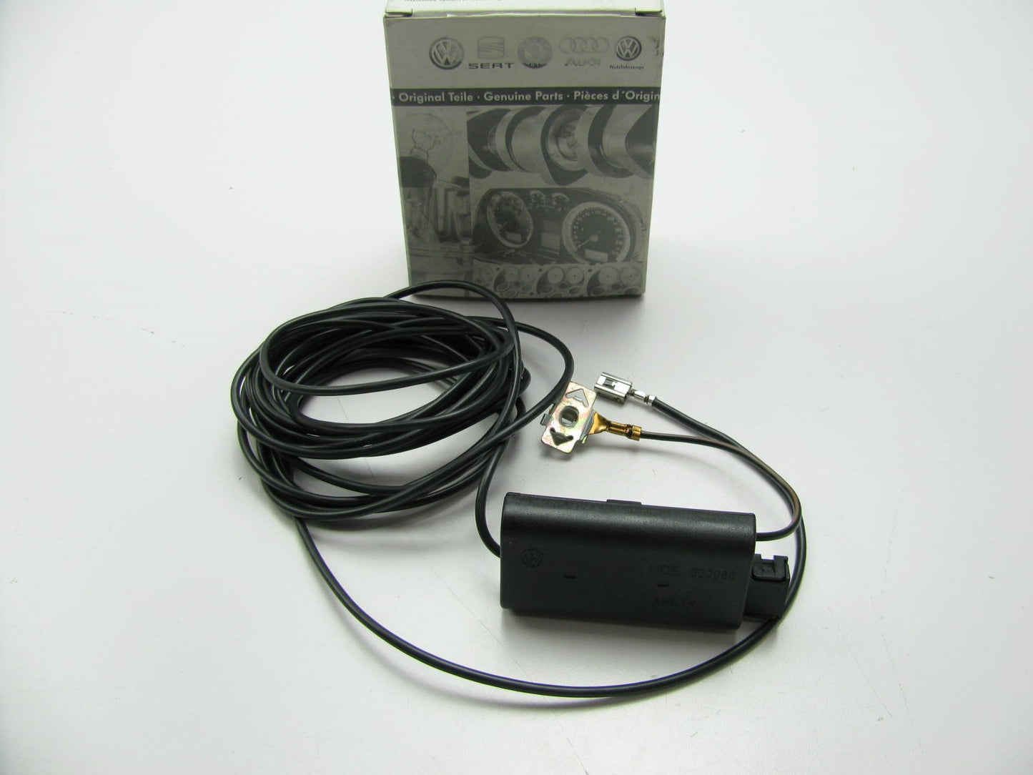 Roof Antenna Booster Noise Supression Filter OEM For VW Audi 3C5035570C