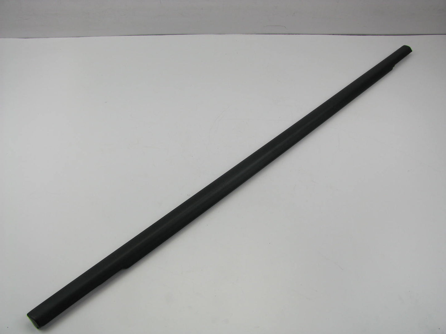 NEW GENUINE OEM Vw Audi Rear Left Exterior Door Weatherstrip Seal 07-10 Passat