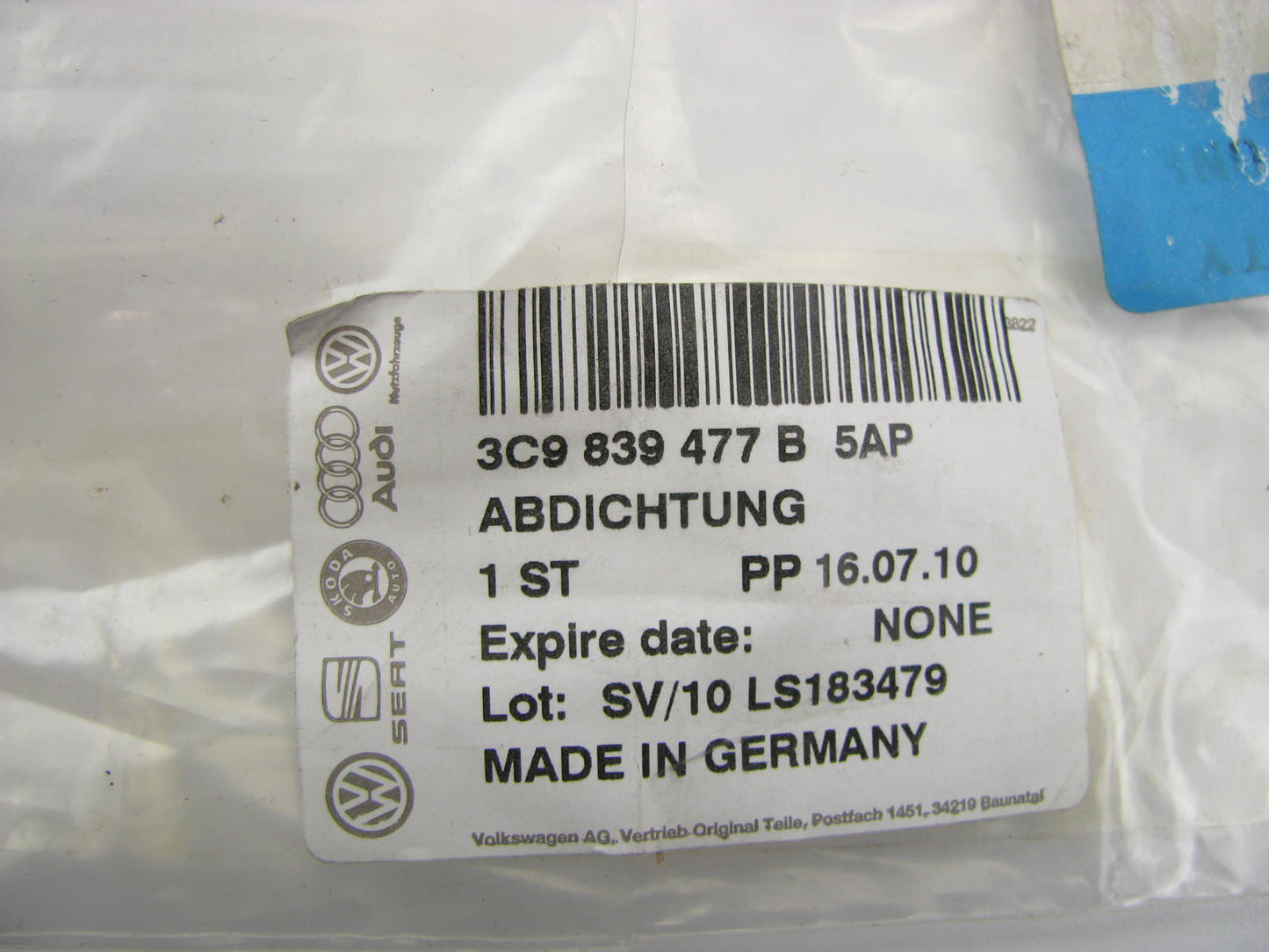 NEW GENUINE OEM VW Audi Rear Left Exterior Door Weatherstrip Seal 2007-10 Passat