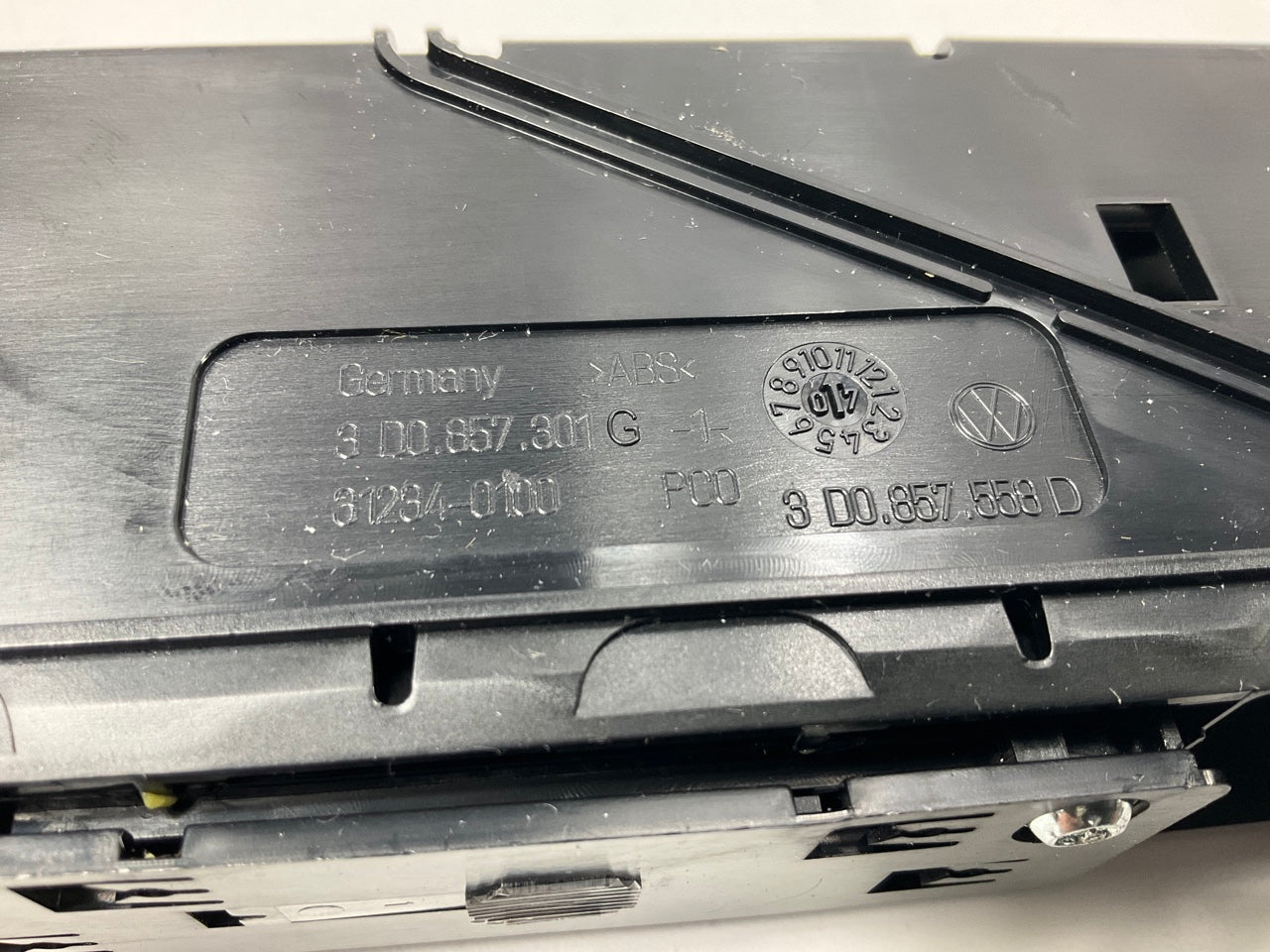 New  Dual Ashtray Ash Tray OEM For 2004-2006 Volkswagen Phaeton 3D0857558DB41