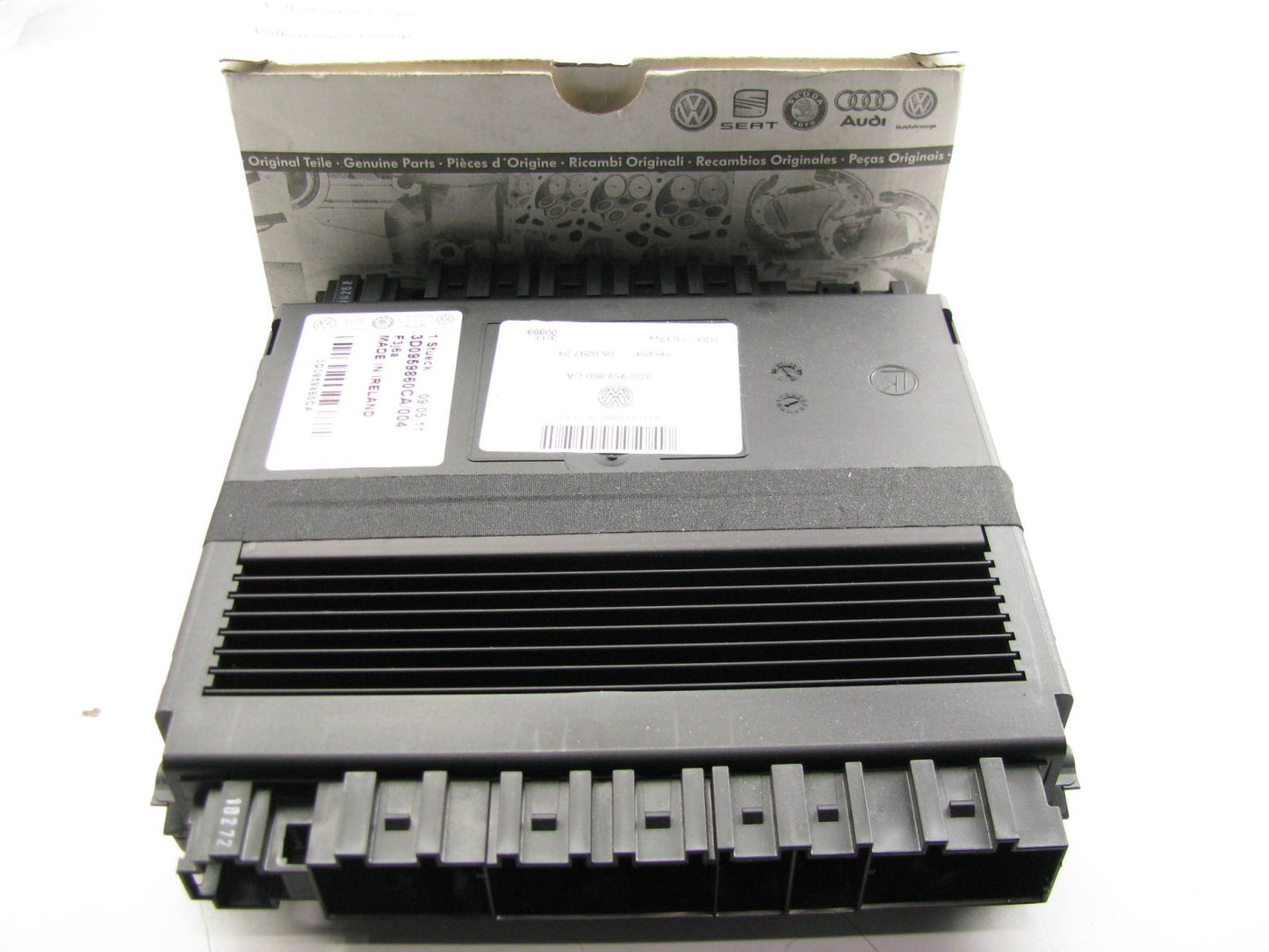 NEW - OEM REAR Power Seat Adjustment Control Module For 2004-2006 VW Phaeton