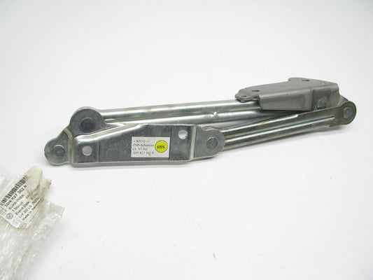NEW GENUINE Right Passengers Side Deck Lid Hinge. (W/o Power Lid) 04-06 Phaeton