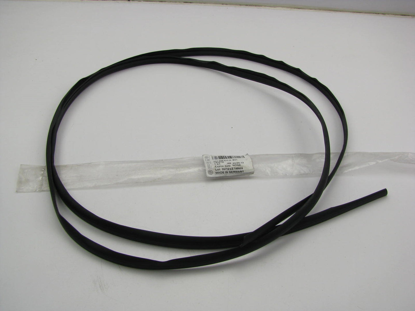 NEW Left Drivers Side Roof Drip Molding Weatherstrip Seal For 2004-06 VW Phaeton